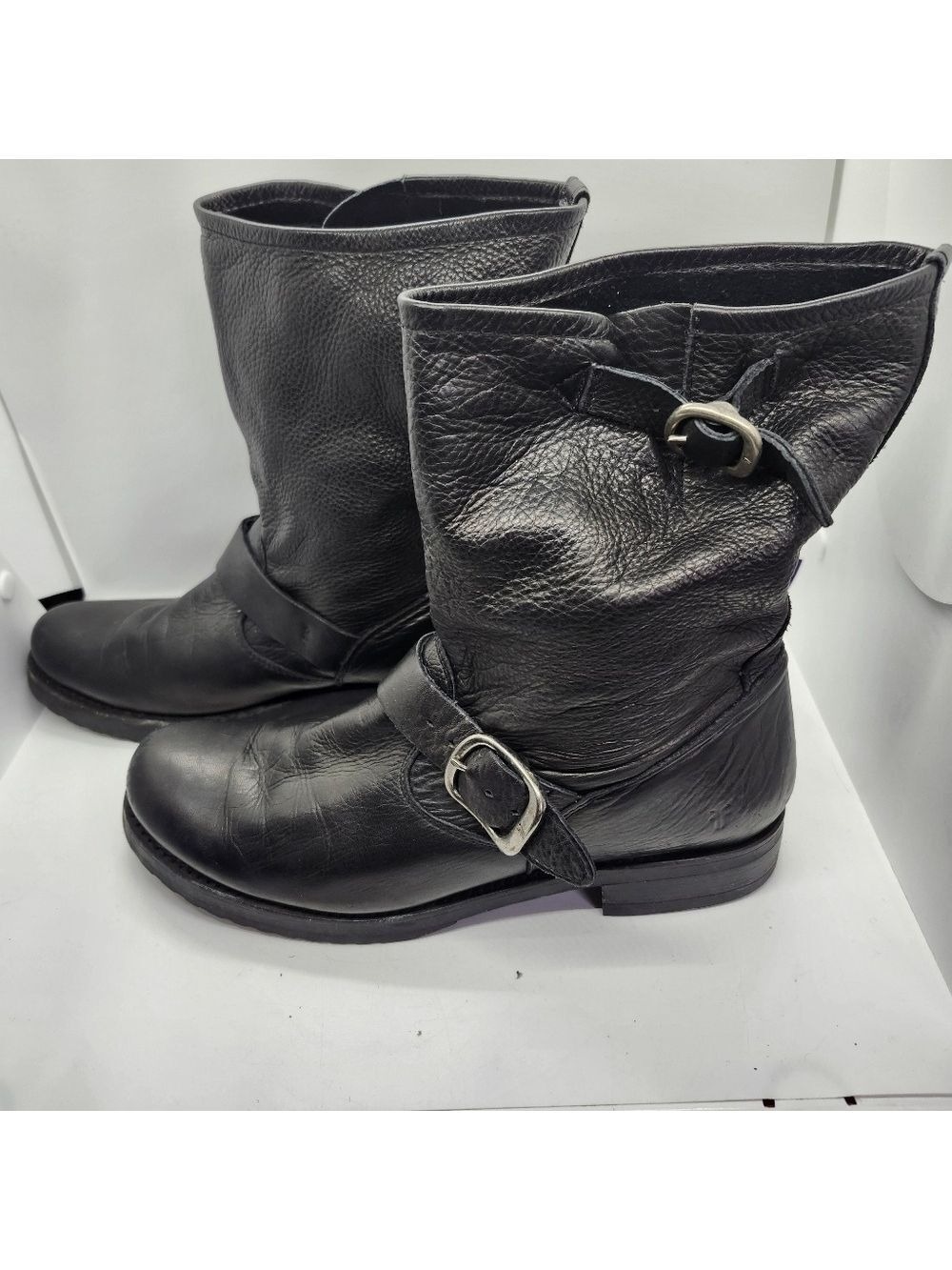 Frye Black Leather 1/2 Calf Boot Rubber Lug Soles Soft Buttery Tops Pull On Sz9B - Picture 2 of 8